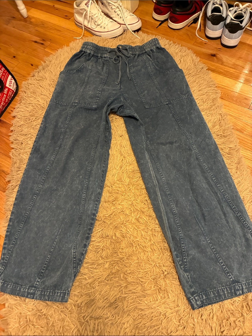 American Eagle Outfitters Washed Blue Barrel loose fit